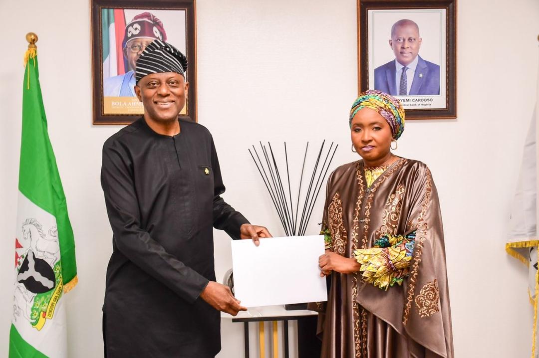 L R: The Governor of Central Bank, Olayemi Cardoso and the Executive Secretary, Solid Minerals Development Fund (SMDF), Fatima Shinkafi during the workshop 