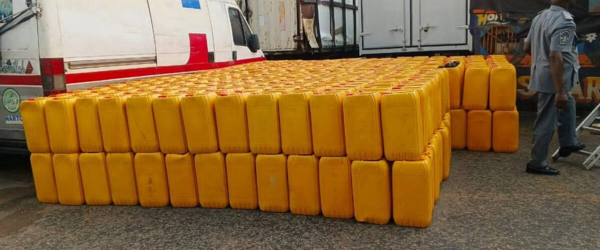 Jerrycans of the seized foreign vegetable oil 
