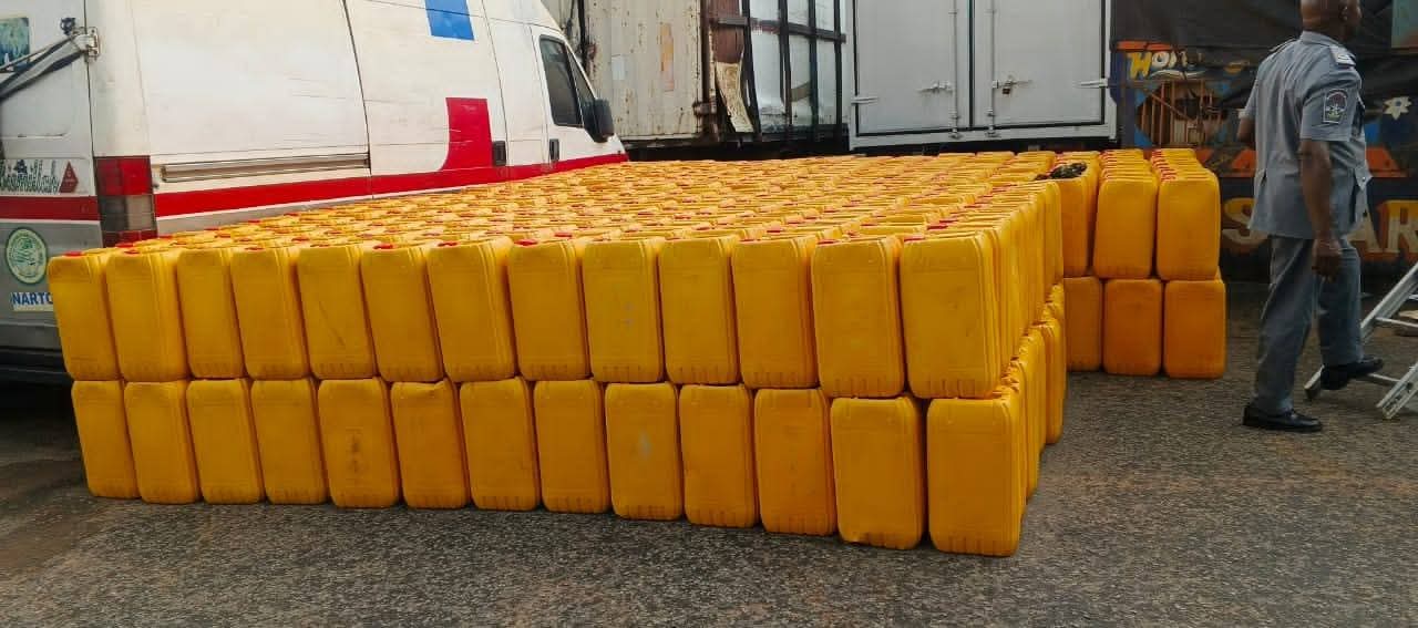 Jerrycans of the seized foreign vegetable oil